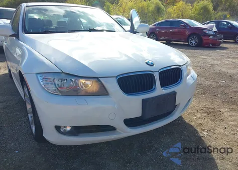 2011 BMW 328I xDrive z USA, uszkodzony, nr VIN WBAPK7G54BNN86708